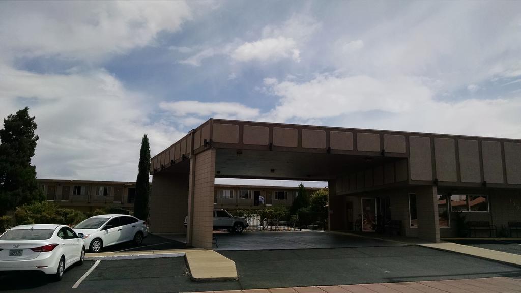 Lake Powell Canyon Inn Page Bagian luar foto