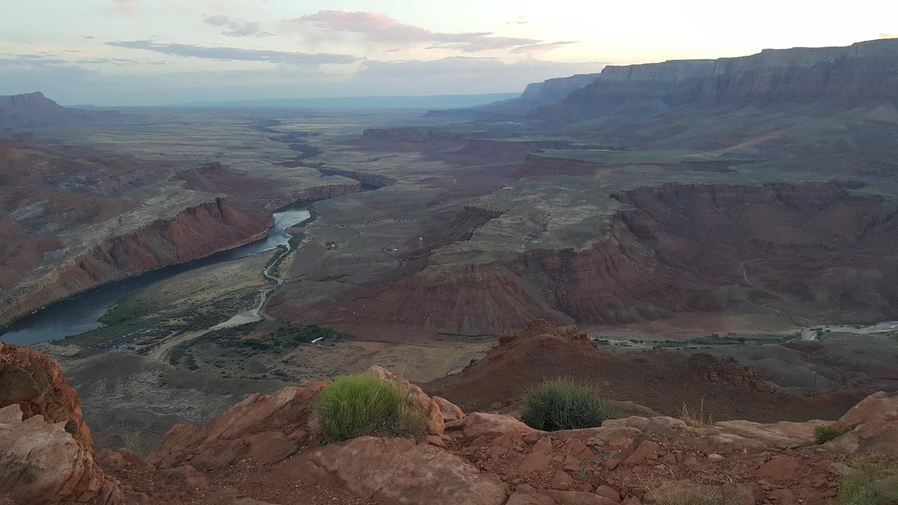 Lake Powell Canyon Inn Page Bagian luar foto