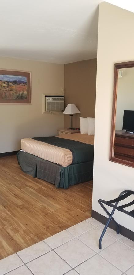 Lake Powell Canyon Inn Page Bagian luar foto