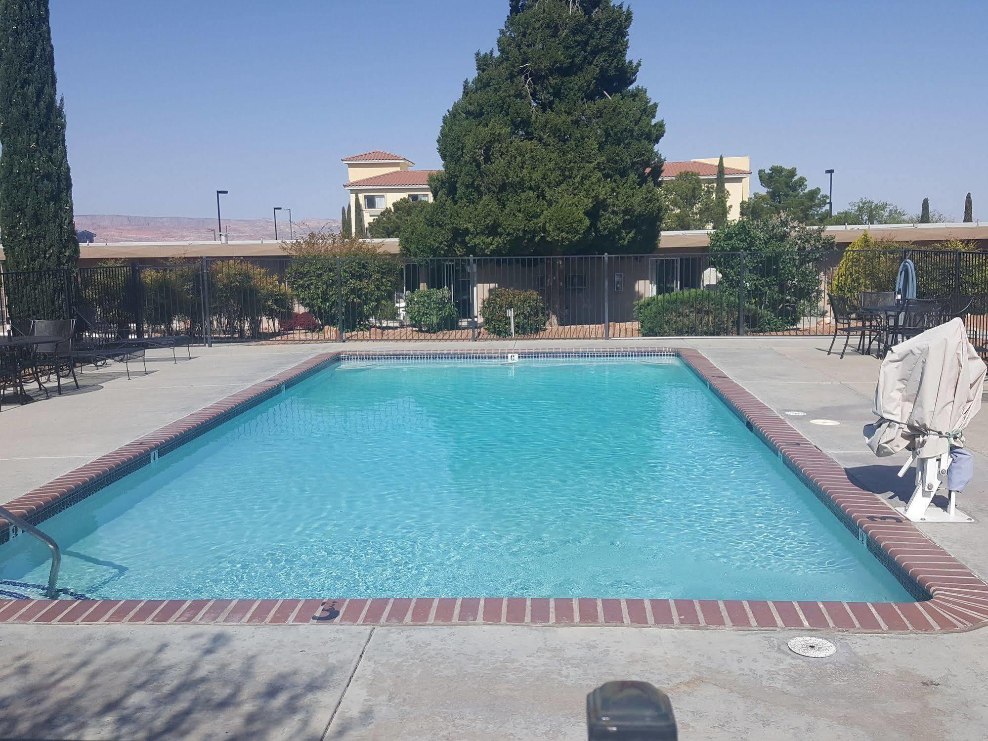 Lake Powell Canyon Inn Page Bagian luar foto