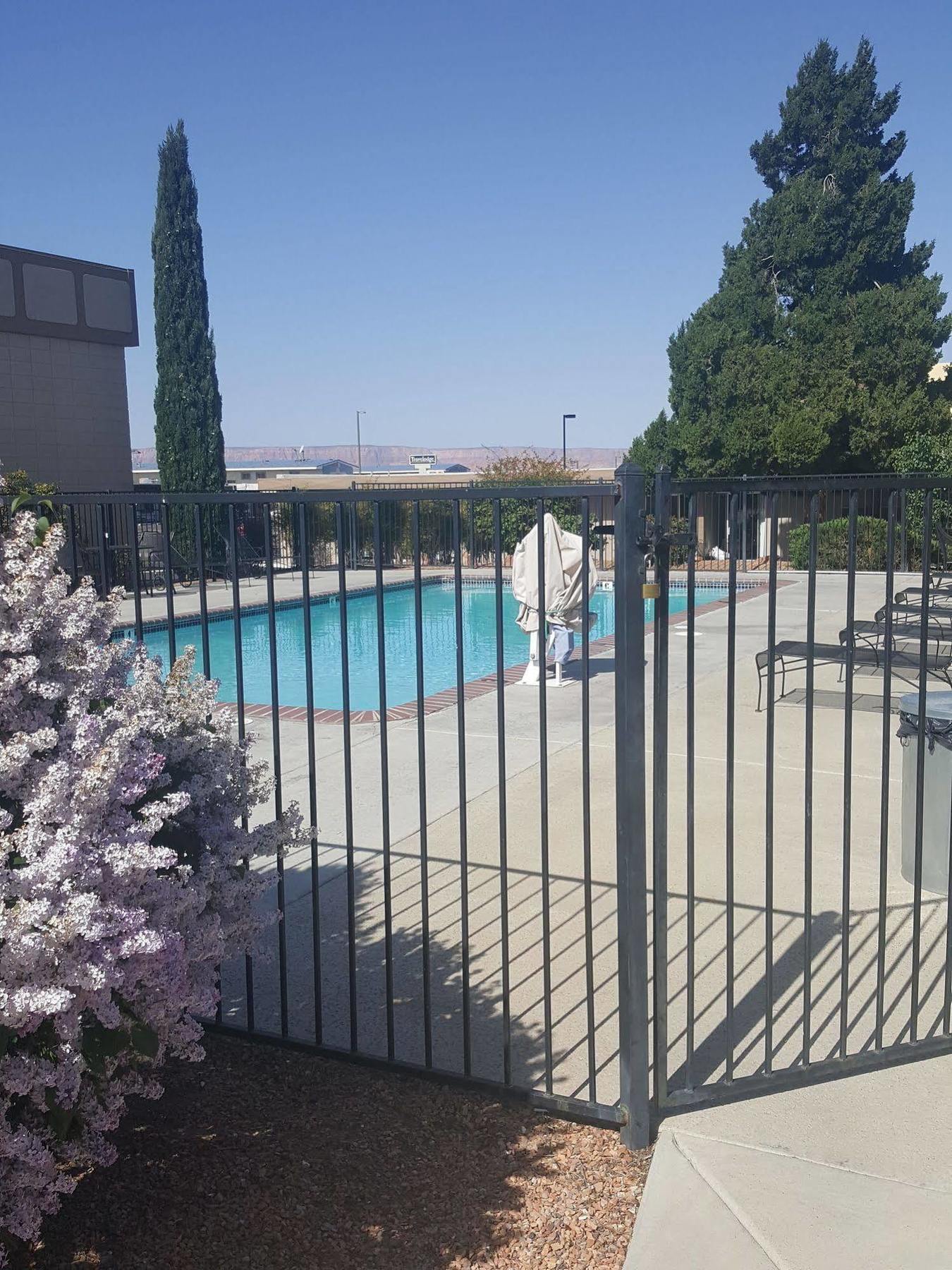 Lake Powell Canyon Inn Page Bagian luar foto